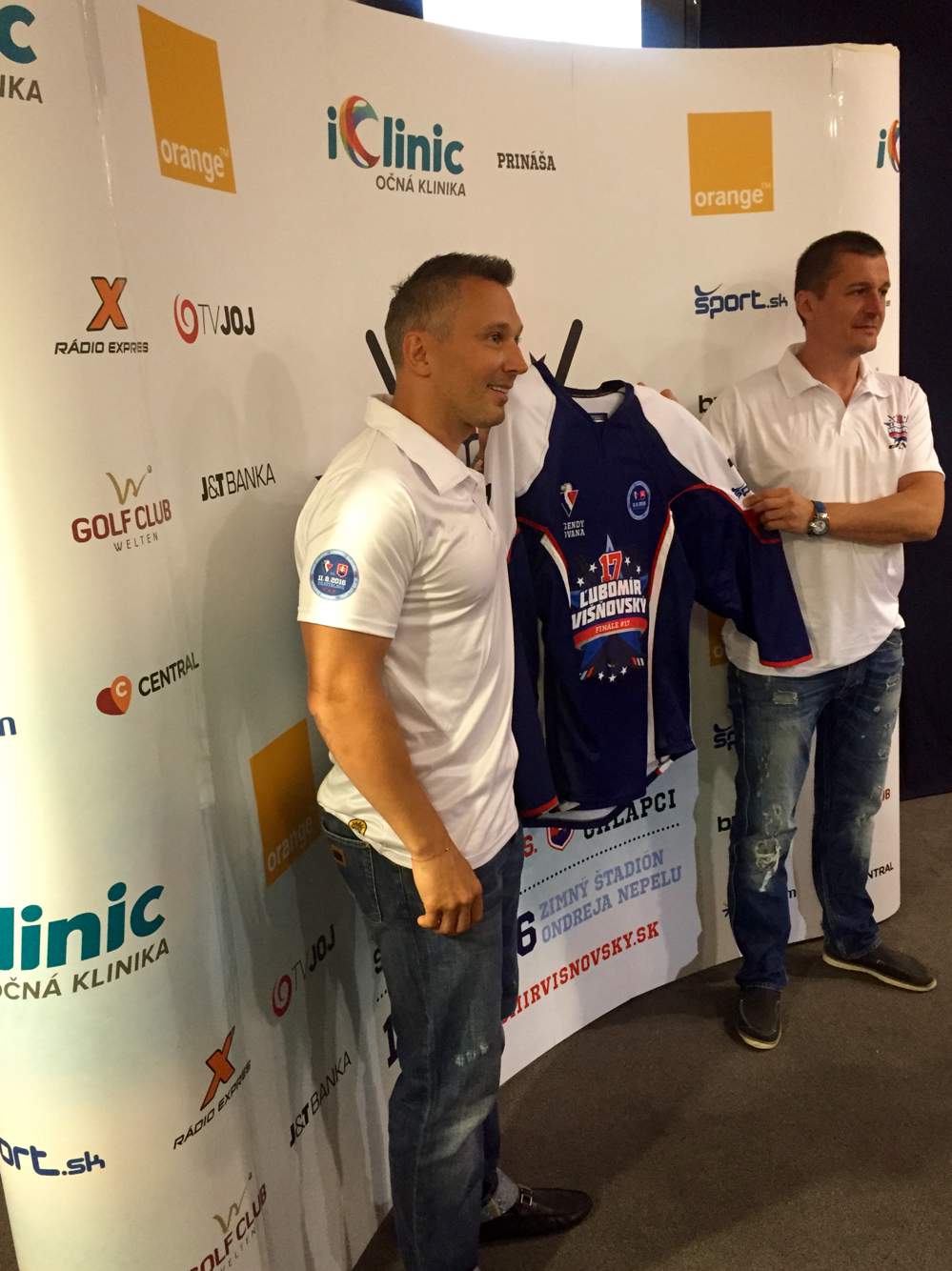 iClinic prináša rozlúčkový charitatívny zápas hokejových hviezd pod záštitou Ľubomíra Višňovského.